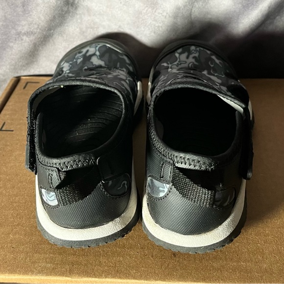 keen sandals size 13Y - Picture 4 of 4